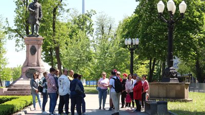 У Дніпрі провели безкоштовну екскурсію для переселенців У Дніпрі провели безкоштовну екскурсію для переселенців