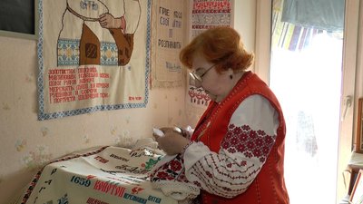 Полтавська мисткиня Зоя Коваленко 30 років вишиває портрети Шевченка
