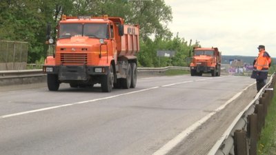 Міст біля села Зимна Вода збудували 64 роки тому. Міст біля села Зимна Вода збудували 64 роки тому.