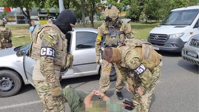 СБУ затримало чоловіка, який належав до угруповання, що діяло на Полтавщині СБУ затримало чоловіка, який належав до угруповання, що діяло на Полтавщині