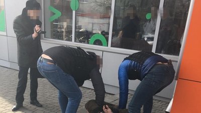 Жителя Кіровоградщини, який замовив вбивство дружини за 1000 доларів, судитимуть Жителя Кіровоградщини, який замовив вбивство дружини за 1000 доларів, судитимуть