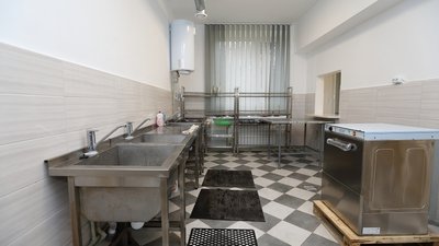 Тернопільська школа отримала нове кухонне обладнання
