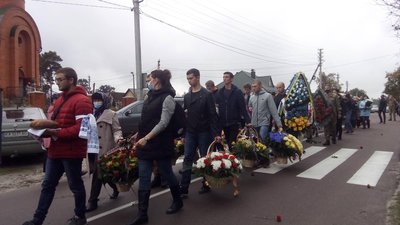 На Житомирщині прощаються із загиблими в авіакатастрофі на Харківщині курсантами (ОНОВЛЮЄТЬСЯ) На Житомирщині прощаються із загиблими в авіакатастрофі на Харківщині курсантами (ОНОВЛЮЄТЬСЯ)