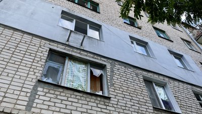 "Ми побачили як спалахнуло. Було дуже страшно, потім другий раз вибухнуло". Очевидці про обстріли у Херсоні "Ми побачили як спалахнуло. Було дуже страшно, потім другий раз вибухнуло". Очевидці про обстріли у Херсоні