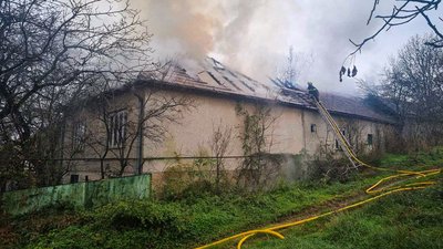 Внаслідок пожежі на Закарпатті травмувався 83-річний чоловік