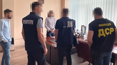 Працівники Держгеокадастру привласнили понад 120 га землі на Франківщині — ДБР