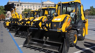 Екскаватори та навантажувачі 