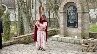 На Тернопільщині відбулася театралізована Хресна дорога