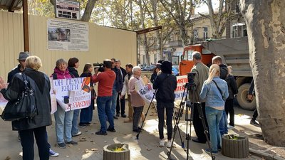 В Одесі провели акцію в підтримку типографії Фесенка й кінотеатру "Рішельє" В Одесі провели акцію в підтримку типографії Фесенка й кінотеатру "Рішельє"