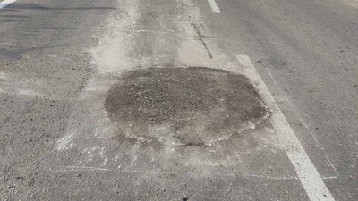 У Краматорську відремонтували дорогу в яку влучив російкий снаряд У Краматорську відремонтували дорогу в яку влучив російкий снаряд