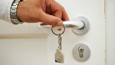 15 звернень про завищення ціни на житло зафіксували податківці на Закарпатті