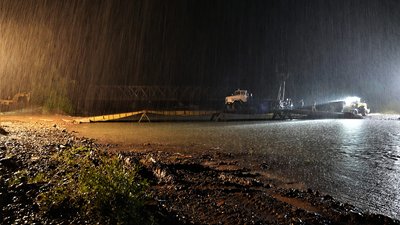 Встановлення тимчасового мосту на Закарпатті Встановлення тимчасового мосту на Закарпатті
