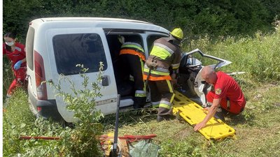 Пасажирка Renault Kangoo потрапила в реанімаційне віділення. Фото: ГУ ДСНС у Хмельницькій області