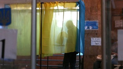 У Херсоні під час другого туру місцевих виборів поліція забезпечує порядок