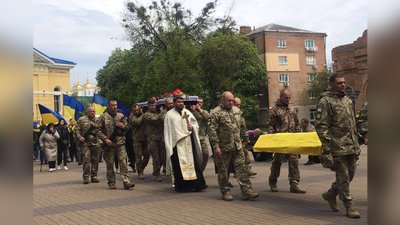 На Чернігівщині попрощалися з чотирма військовими, які загинули під час виконання завдань на сході України
