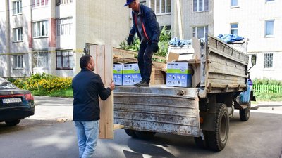 470 генераторів, понад 200 біотуалетів та 2000 лавок: у чернігівських багатоповерхівках облаштовують укриття 470 генераторів, понад 200 біотуалетів та 2000 лавок: у чернігівських багатоповерхівках облаштовують укриття
