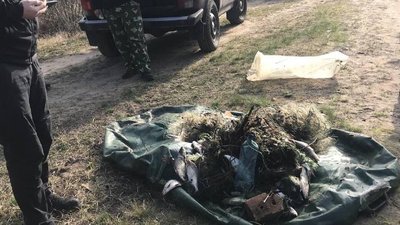 На Черкащині рибалка незаконно налолив 40 кг риби На Черкащині рибалка незаконно налолив 40 кг риби