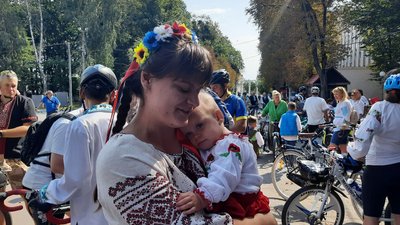У Вінниці пройшов велозаїзд у вишиванках У Вінниці пройшов велозаїзд у вишиванках