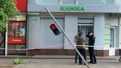 У Черкасах в ДТП потрапив тролейбус, пожежна машина та автомобіль, є травмовані У Черкасах в ДТП потрапив тролейбус, пожежна машина та автомобіль, є травмовані
