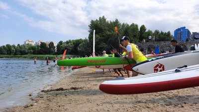Перегони на SUP-дошках: у Черкасах відбувся фестиваль