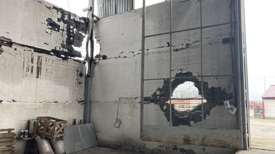 Раніше — 13 тонн молока щодня, нині — 400 літрів: як відновлюють ферму у Гусарівці після окупації та обстрілів Раніше — 13 тонн молока щодня, нині — 400 літрів: як відновлюють ферму у Гусарівці після окупації та обстрілів