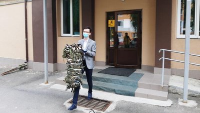 Студенти-історики з Тернополя передали маскувальні сітки на схід Студенти-історики з Тернополя передали маскувальні сітки на схід
