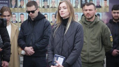 У Луцьку попрощалися з загиблим командиром добровольчого спецпідрозділу Андрієм Романовим У Луцьку попрощалися з загиблим командиром добровольчого спецпідрозділу Андрієм Романовим