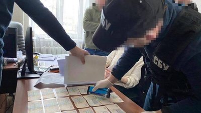 На Черкащині посадовець Мінюсту "погорів" на хабарі На Черкащині посадовець Мінюсту "погорів" на хабарі