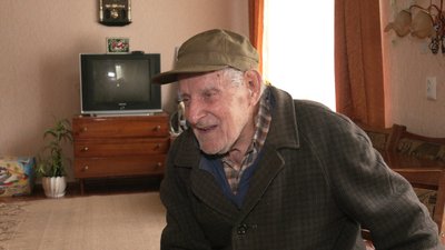 "Треба ще внуків няньчити": історія Тетяни Лапко, яка чи не єдина вакцинувалася у селі на Харківщині "Треба ще внуків няньчити": історія Тетяни Лапко, яка чи не єдина вакцинувалася у селі на Харківщині