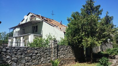 "Ми прокинулись від вибухів, у будинку всюди було розкидане скло". Житель Кіровоградщини про ракетний обстріл "Ми прокинулись від вибухів, у будинку всюди було розкидане скло". Житель Кіровоградщини про ракетний обстріл