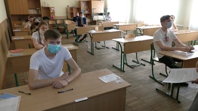 ЗНО з математики: як тестування в умовах карантину проходили у Рівному. РЕПОРТАЖ