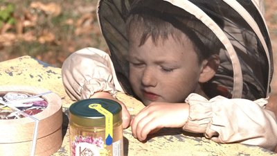 Родина бджолярів продовжила справу на Черкащині Родина бджолярів продовжила справу на Черкащині