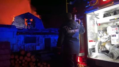 В Енергодарі вогнеборці загасили пожежу у житловому будинку