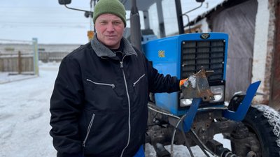 "По 12 годин працюємо": ветерану війни Григорію Чепурі із Полтавщини облаштували робоче місце "По 12 годин працюємо": ветерану війни Григорію Чепурі із Полтавщини облаштували робоче місце