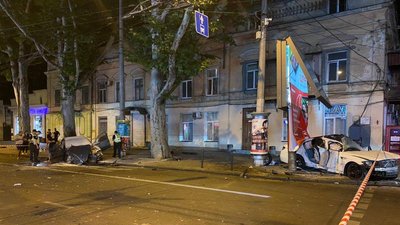 В центрі Одеси зіштовхнулися водії Opel та BMW, 4 людини в лікарні