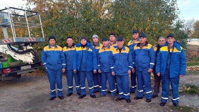 Працівники Чернівціобленерго ліквідують пошкодження електромереж на Херсонщині