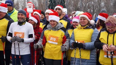 У Дніпрі пройшов забіг "миколайчиків" Mykolaychiky Charity Run