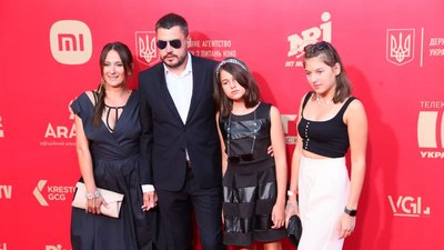 В Одесі розпочалася церемонія закриття ОМКФ. Фоторепортаж з червоної доріжки В Одесі розпочалася церемонія закриття ОМКФ. Фоторепортаж з червоної доріжки