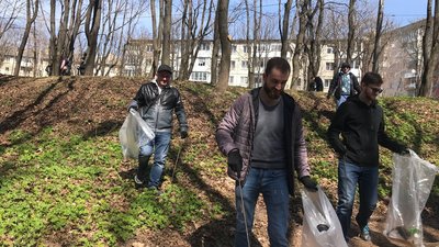 У Тернополі до загальноміської толоки долучилось більше 500 людей У Тернополі до загальноміської толоки долучилось більше 500 людей