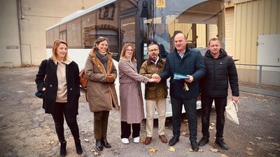 Автобус від французького міста-побратима: громада на Тернопільщині отримала допомогу Автобус від французького міста-побратима: громада на Тернопільщині отримала допомогу