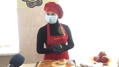 Для тернопільських школярів готують їжу за новим меню Для тернопільських школярів готують їжу за новим меню