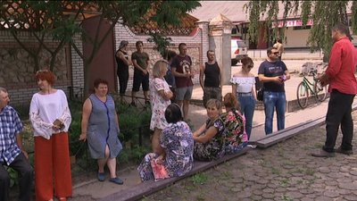Жителі села Хотінь на Сумщині протестують проти встановлення вишки мобільного зв'язку Жителі села Хотінь на Сумщині протестують проти встановлення вишки мобільного зв'язку