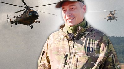Інтерв’ю з командиром ескадрильї.