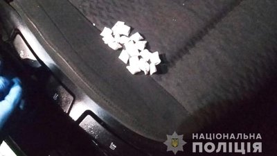 18-річного хлопця затримали за розповсюдження наркотиків у Хмельницькому