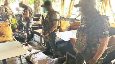 СБУ затримала угруповання, яке тиснуло на бізнес