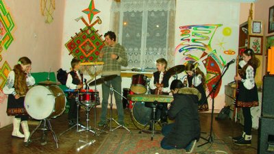 Родинний гурт "Петрос" створили у 2010 році Родинний гурт "Петрос" створили у 2010 році