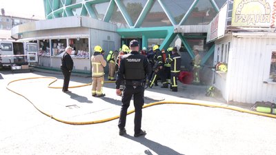 Назвали ймовірні причини загорання на центральному ринку в Рівному