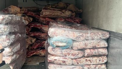 Керівниці сховища військової частини на Івано-Франківщині повідомили підозру. Зіпсувалось 8,5 тонн м’яса — ДБР Керівниці сховища військової частини на Івано-Франківщині повідомили підозру. Зіпсувалось 8,5 тонн м’яса — ДБР