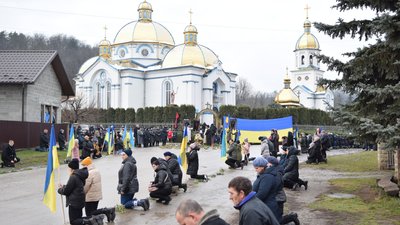 На Тернопільщині прощаються із загиблими військовослужбовцями