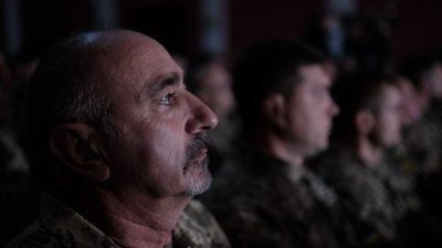 У Чернівцях вручили нагороди захисникам та захисницям України У Чернівцях вручили нагороди захисникам та захисницям України